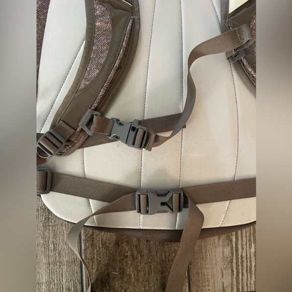 The North Face Vault Backpack Daypack Outer Pocket Unisex Biege Brown/hiking - Picture 11 of 11